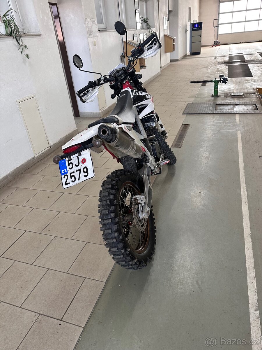 AJP PR5