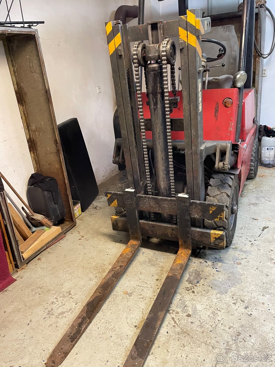 Vysokozdvižný vozík,Desta 2022 - 5