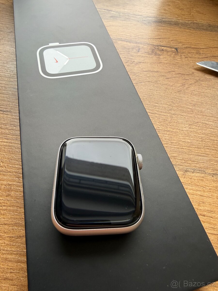 Apple Watch SE 44mm Nike - 5