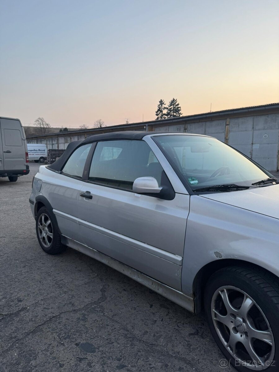 VW Golf Cabrio 1.6 74 kW, r. 2000 - 5