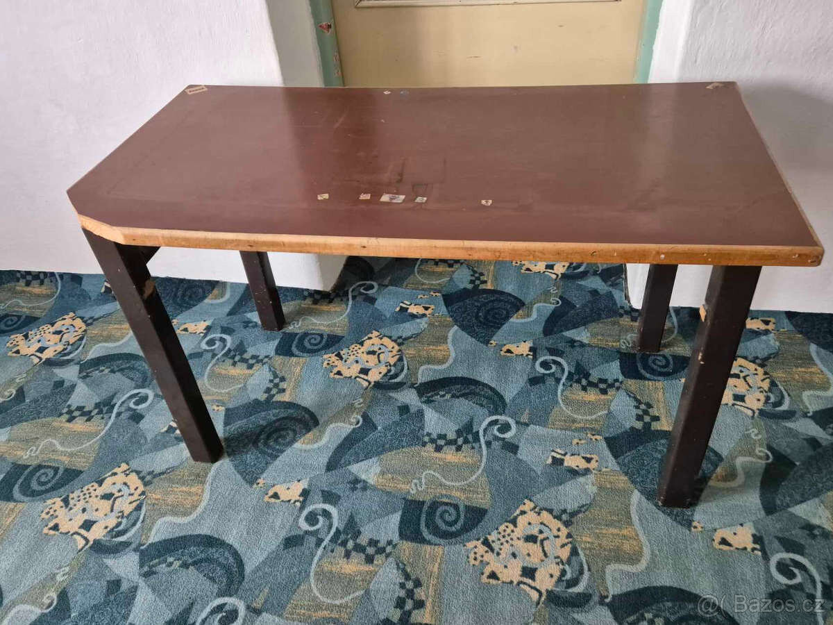 Socialistický pracovní stůl nebo tak něco - 5