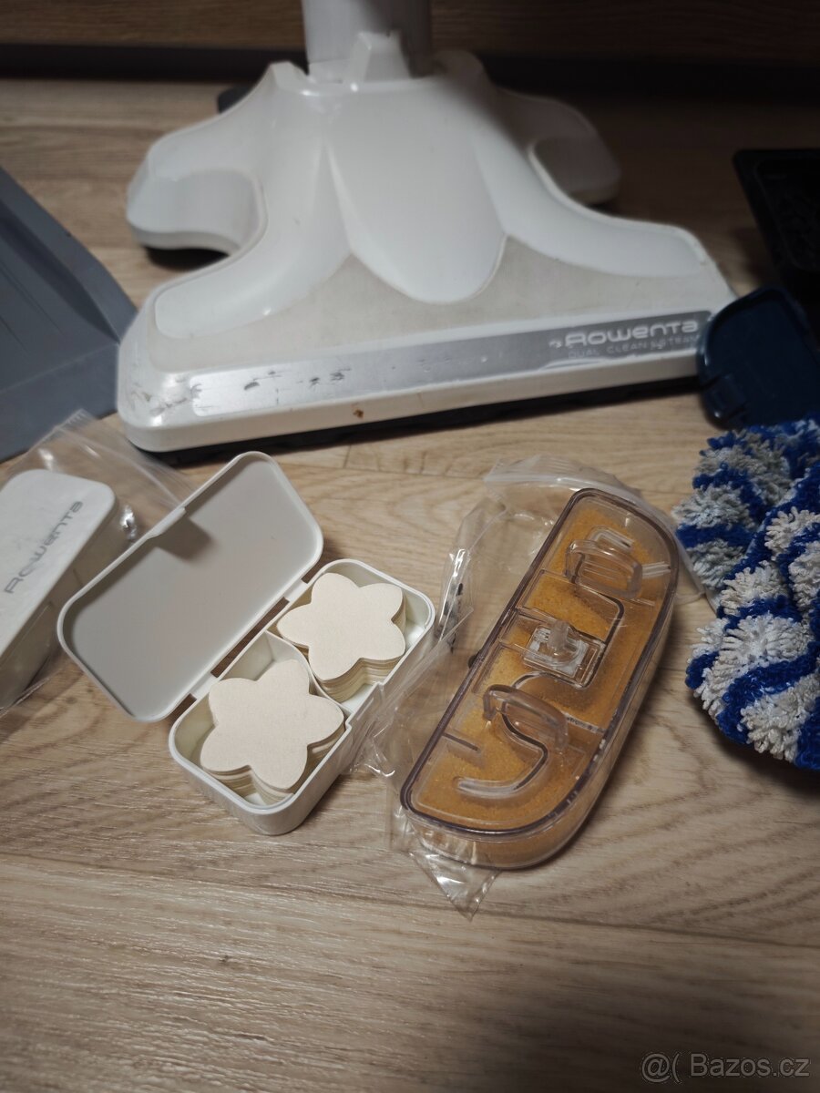 Parní tyčový vysavač Rowenta RY7777WH Clean & Steam - 5