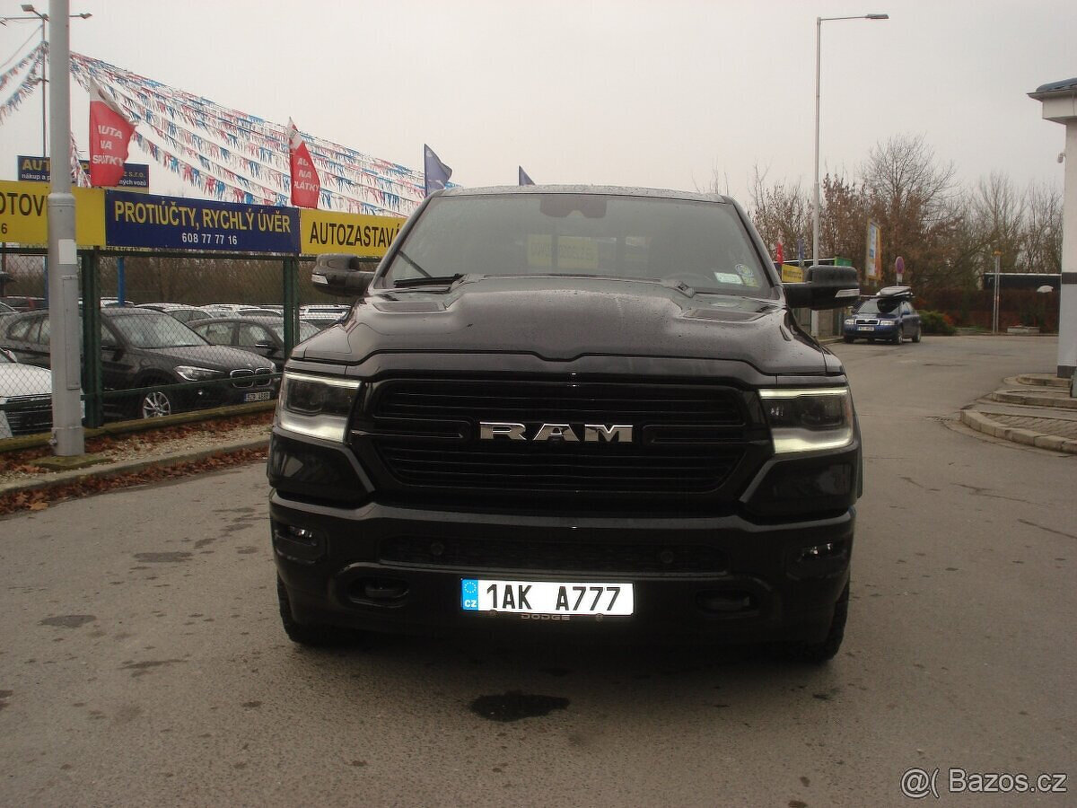 Dodge RAM 1500 LAREMIE 5.7 HEMI - 5