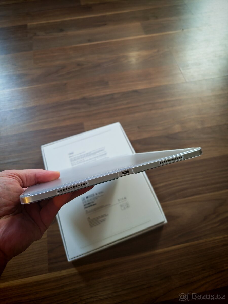 iPad Air 13 WiFi 128 GB - TOP STAV V ZARUCE - 5