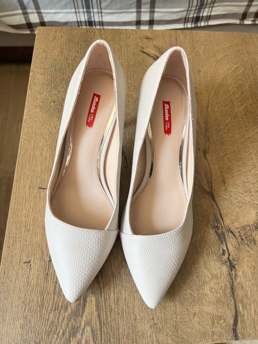 Krasne svatebni saty - 5