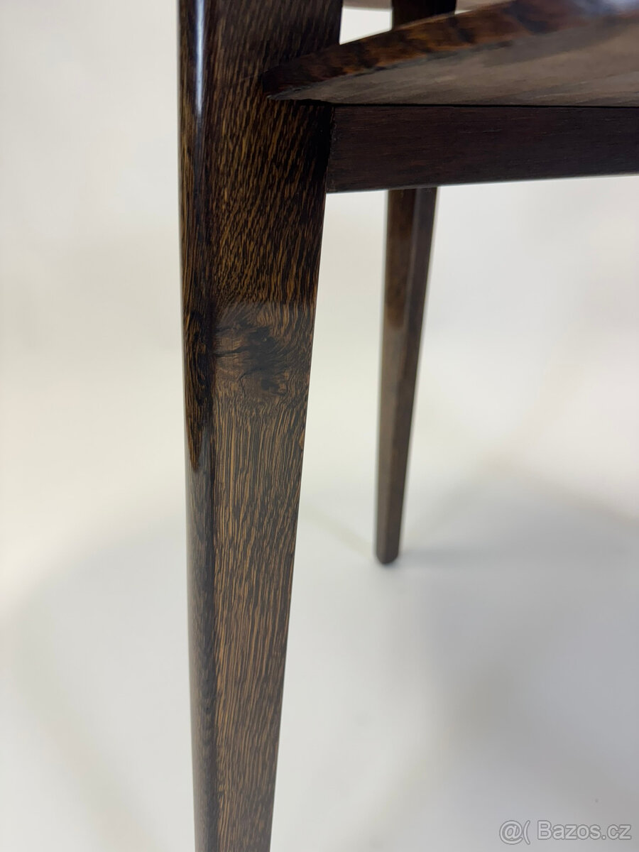 Kulatý konferenční stolek po renovaci - šelak TOP - 5