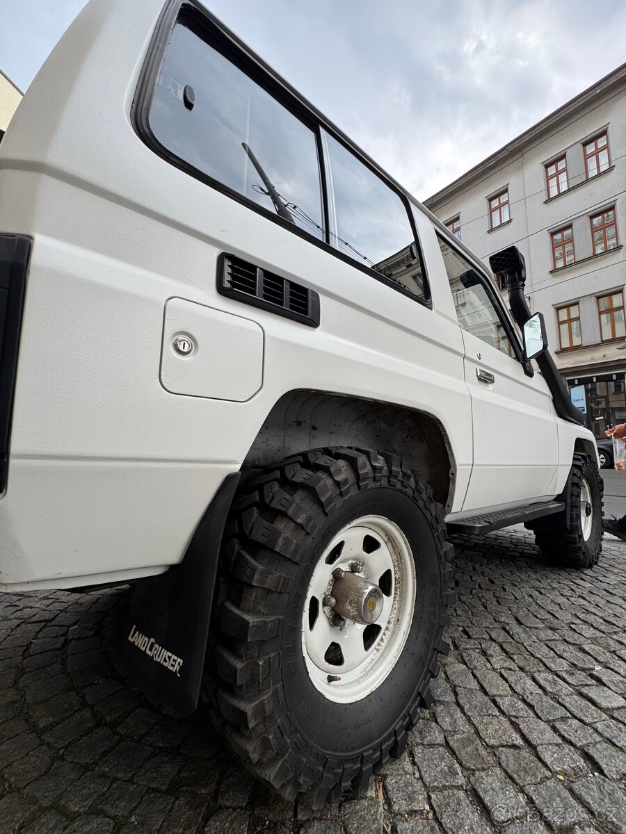 Toyota Land Cruiser LJ70 - 5