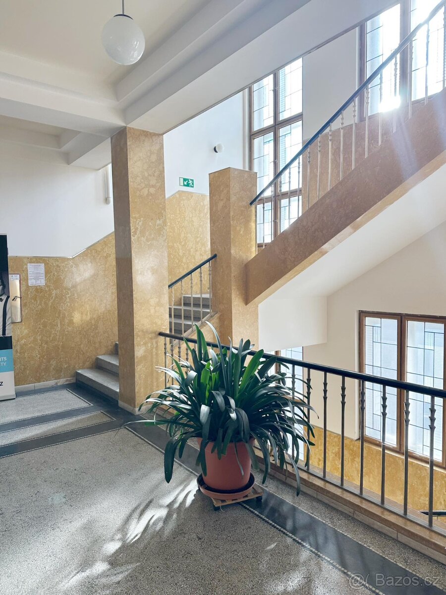 Bez provize pronájem kanceláře 45 m2 Praha 1 - 5