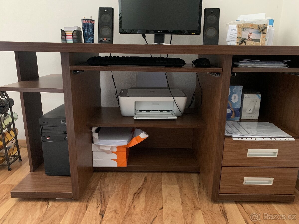 Pracovní stůl - PC - 5