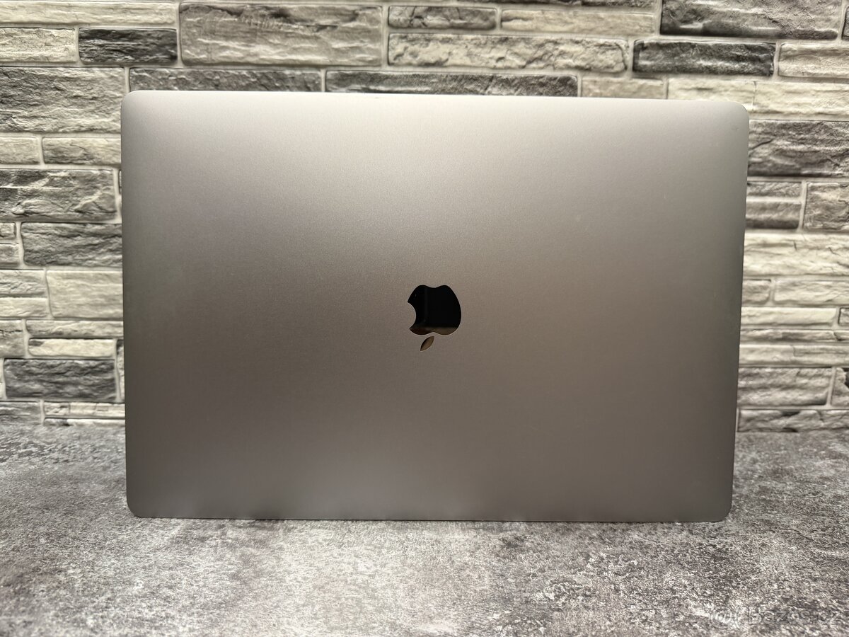 MacBook Pro 16" 2019 i7 / 16GB / 500GB / Pro 5300M - 5