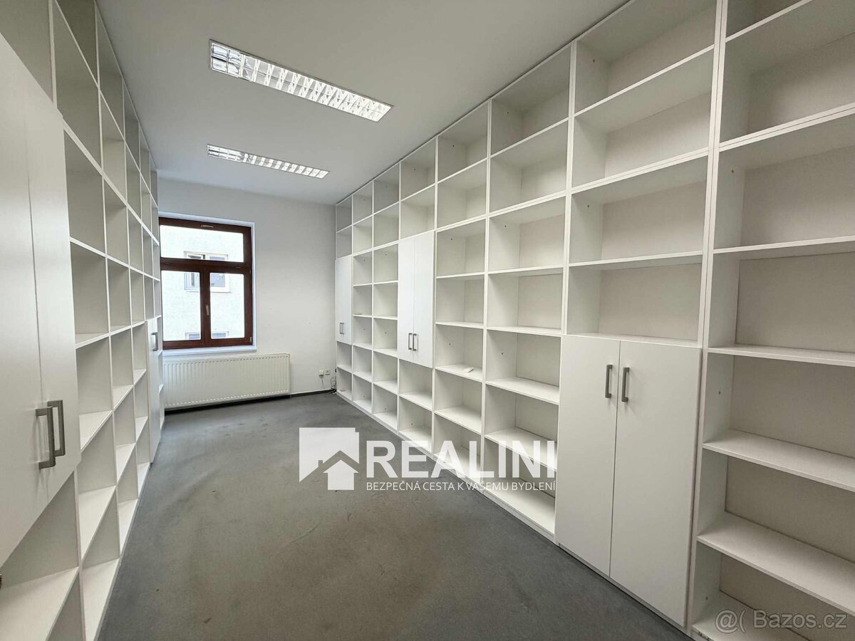 Pronájem kanceláře o výměře 15,95 m² v centru Karviná - Fryš - 5