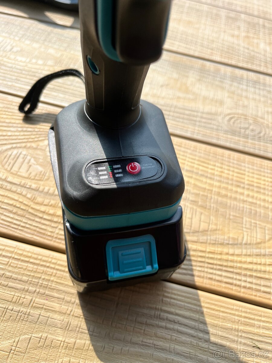 AKU rázový utahovák - 5