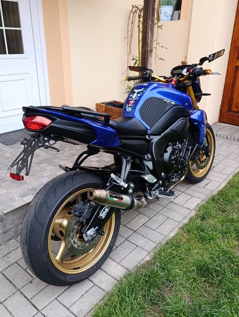 Yamaha FZ8 - 5