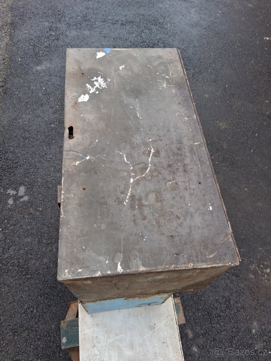 Plechová bedna box na nářadí - 5