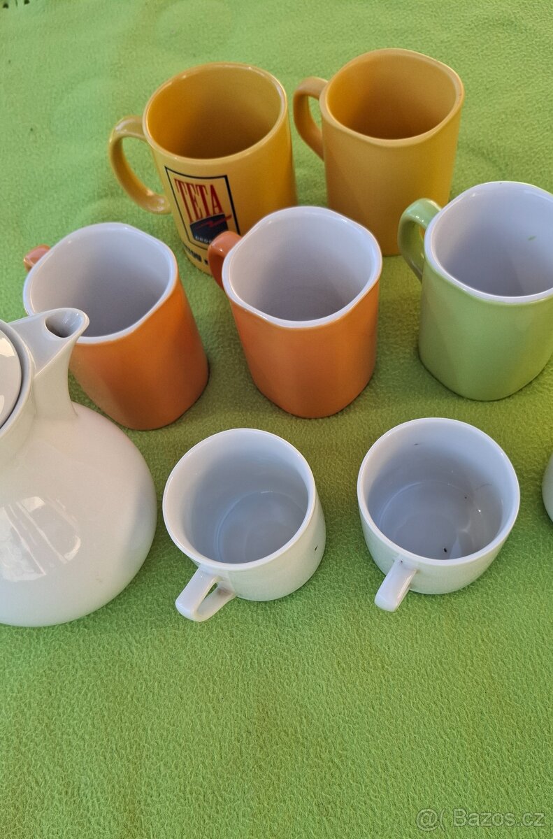 Retro - dřevěné + hrnky, konvice. - 5