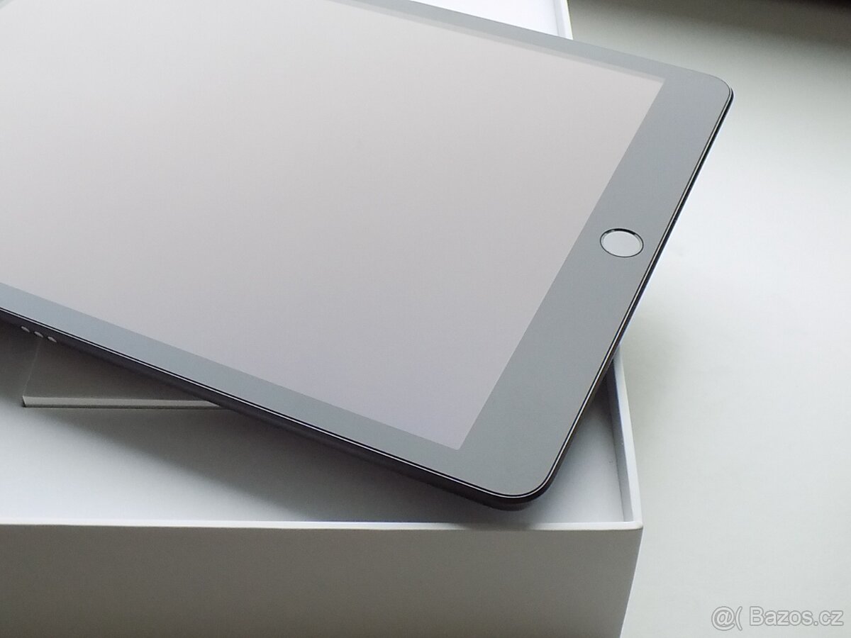 Apple iPad 10,2" (2021) 64GB Wi-Fi Vesmírně šedý - 100% BAT - 5