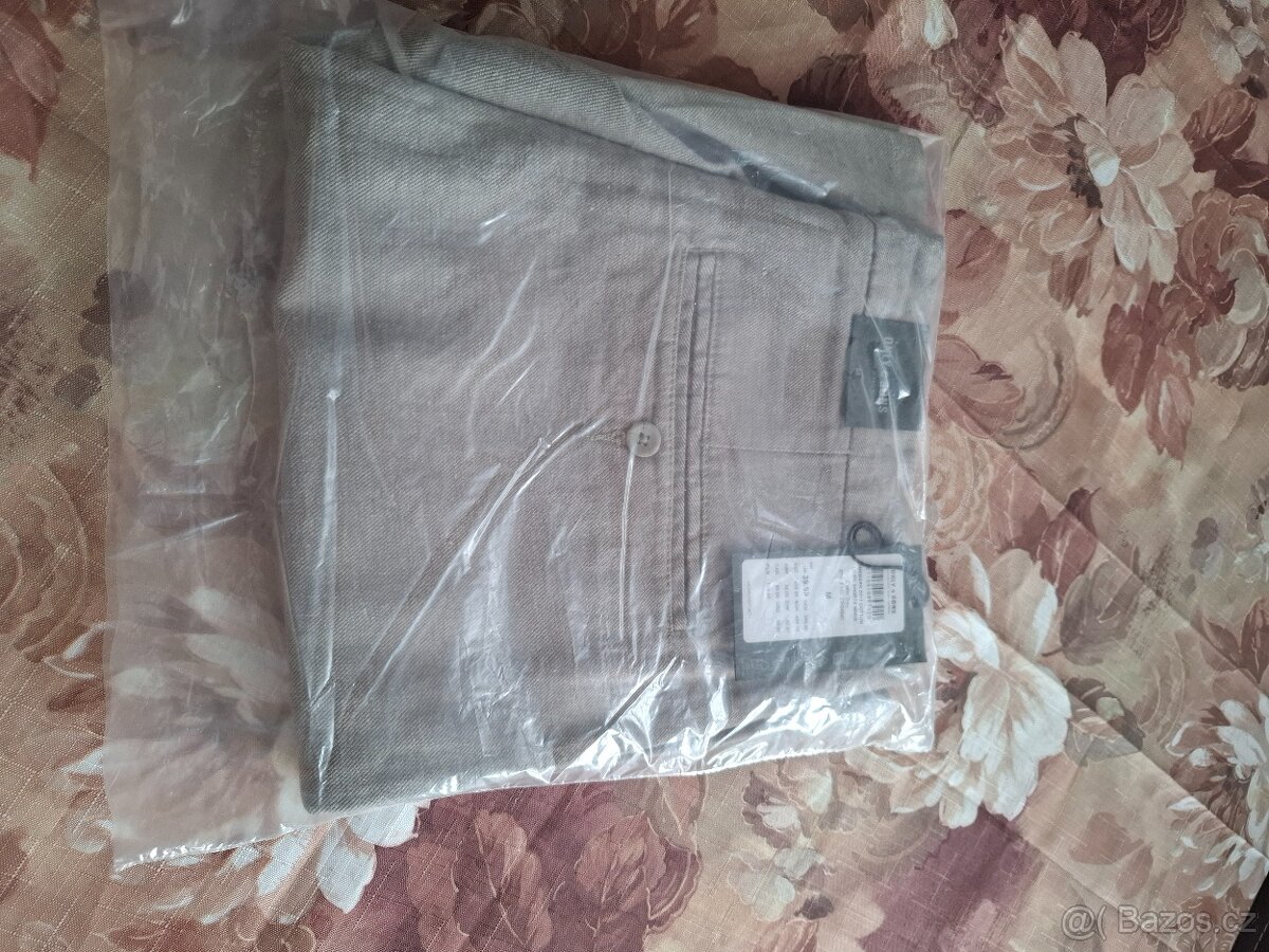 Panské oblečení s visačkama - 5