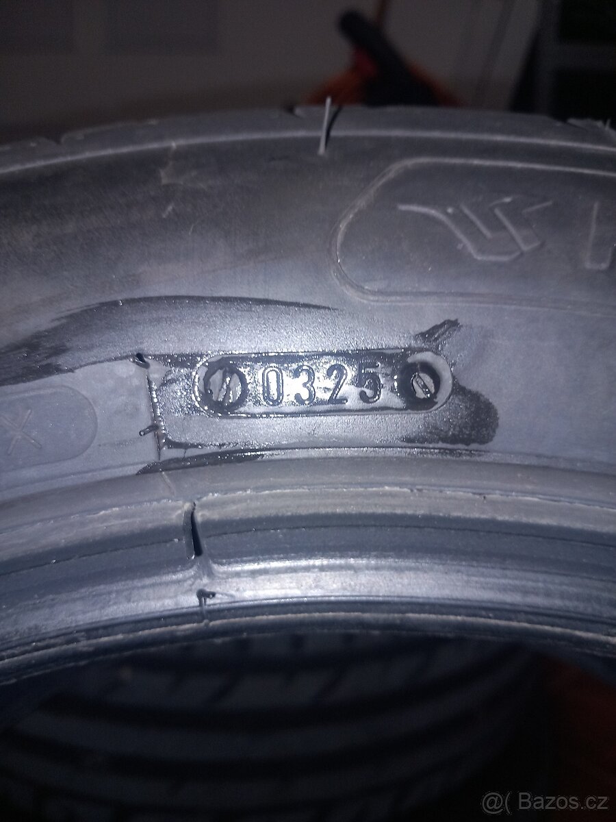 Pneu - 215/55 R17 - 5