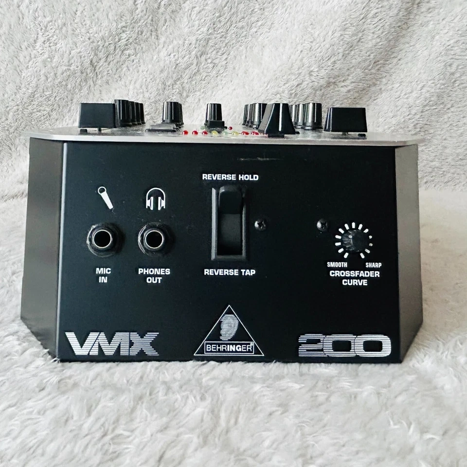 Mixážní pult Behringer - 5