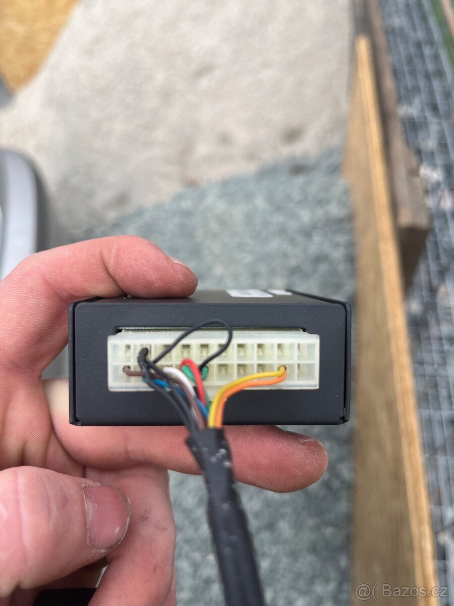 GROM U2i BMW E46 USB adaptér - 5