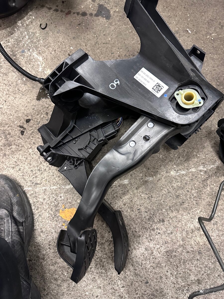 Pedály VW Golf 7 - 5