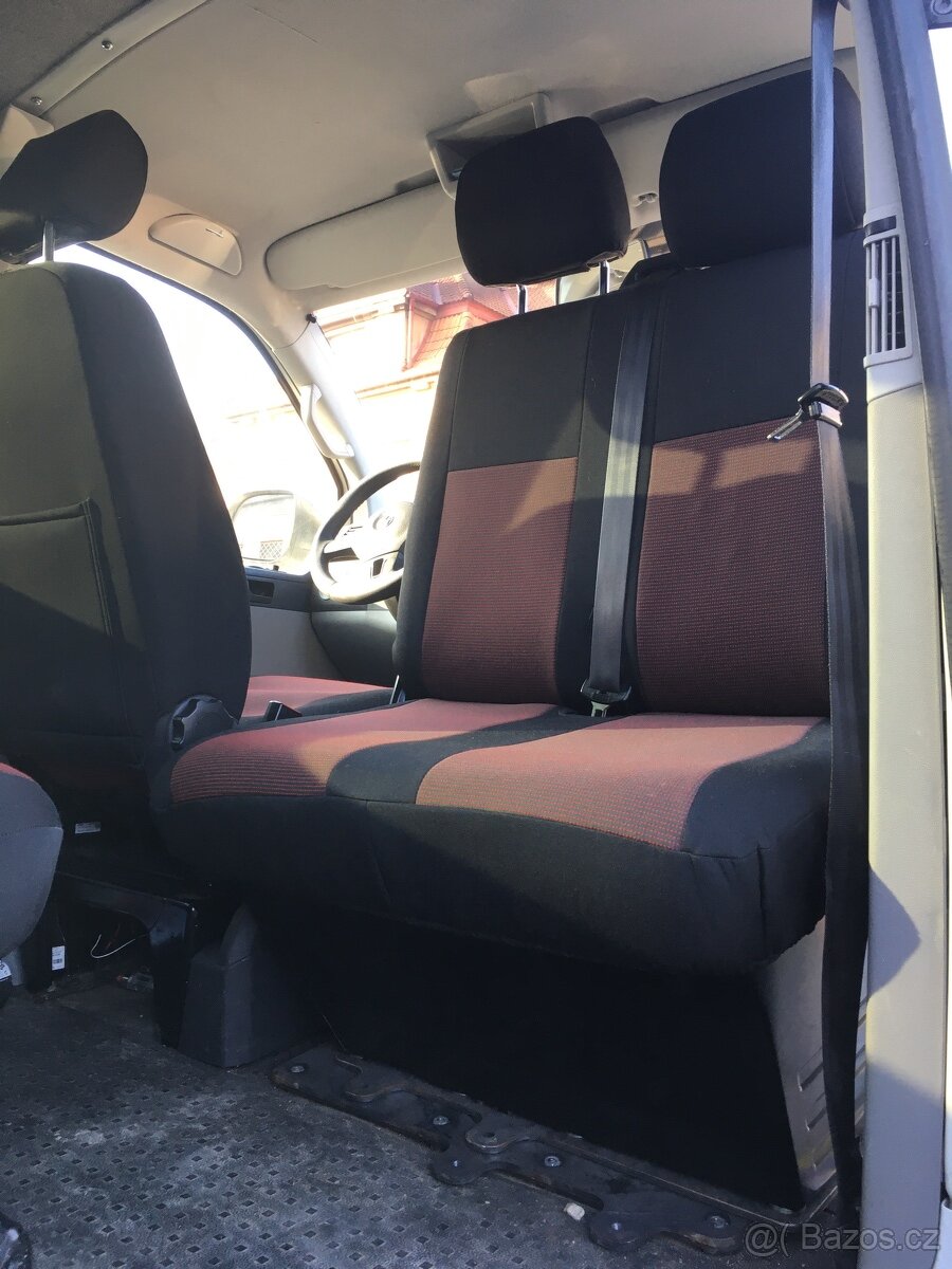 Otočná konzole pro dvousedačku VW T5 - 5
