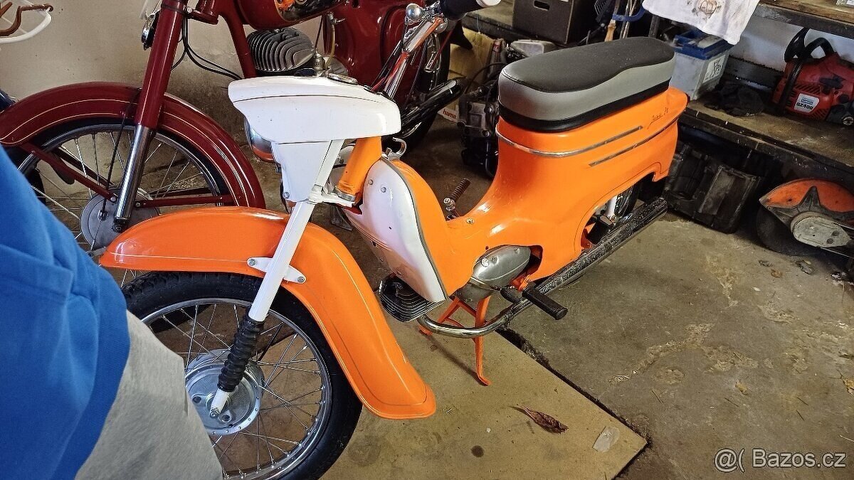 PRODÁM DĚDOVOU SBÍRKU MOTOREK - 5