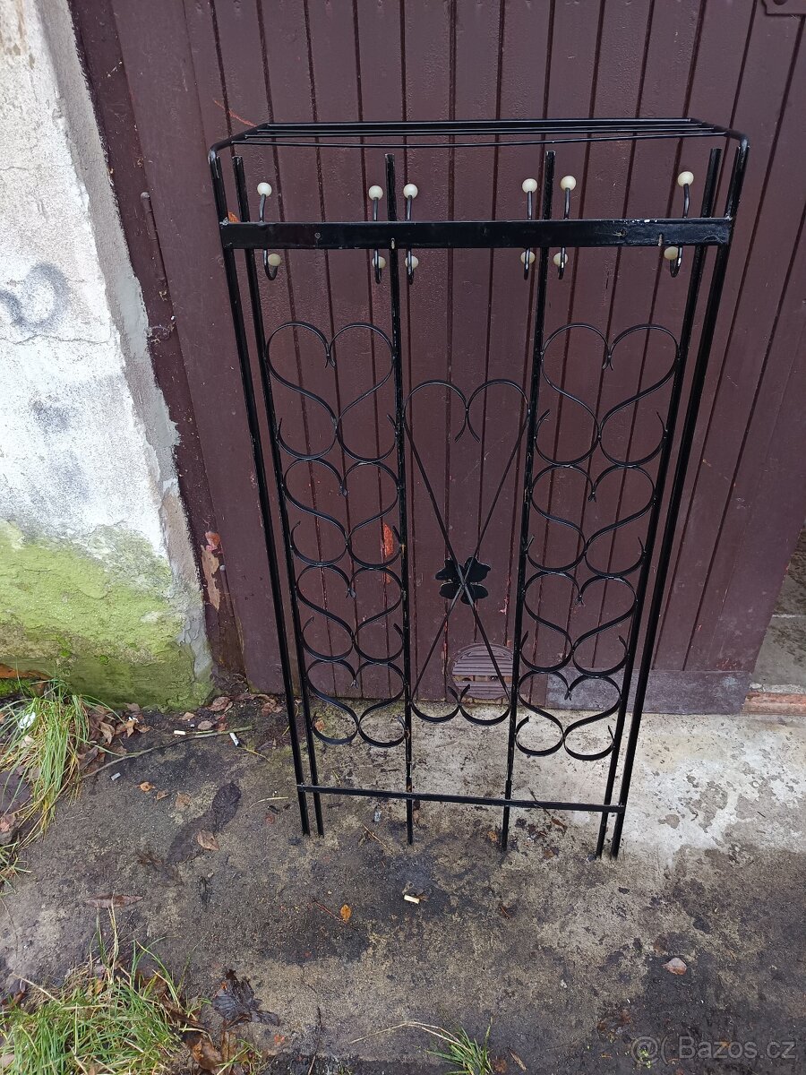 KOVANÁ STĚNA -VEŠAK SLEVA - 5