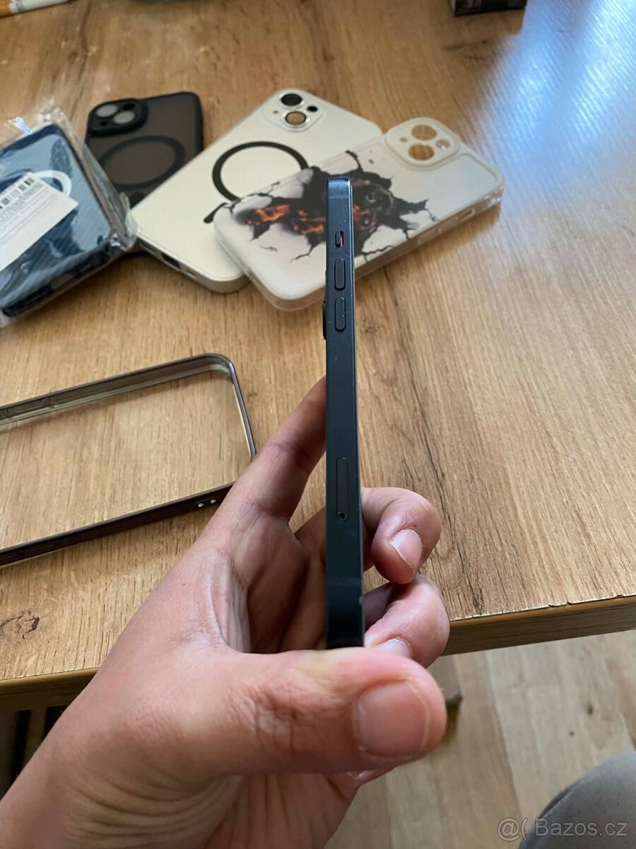 IPhone 13 128GB Černý - 5