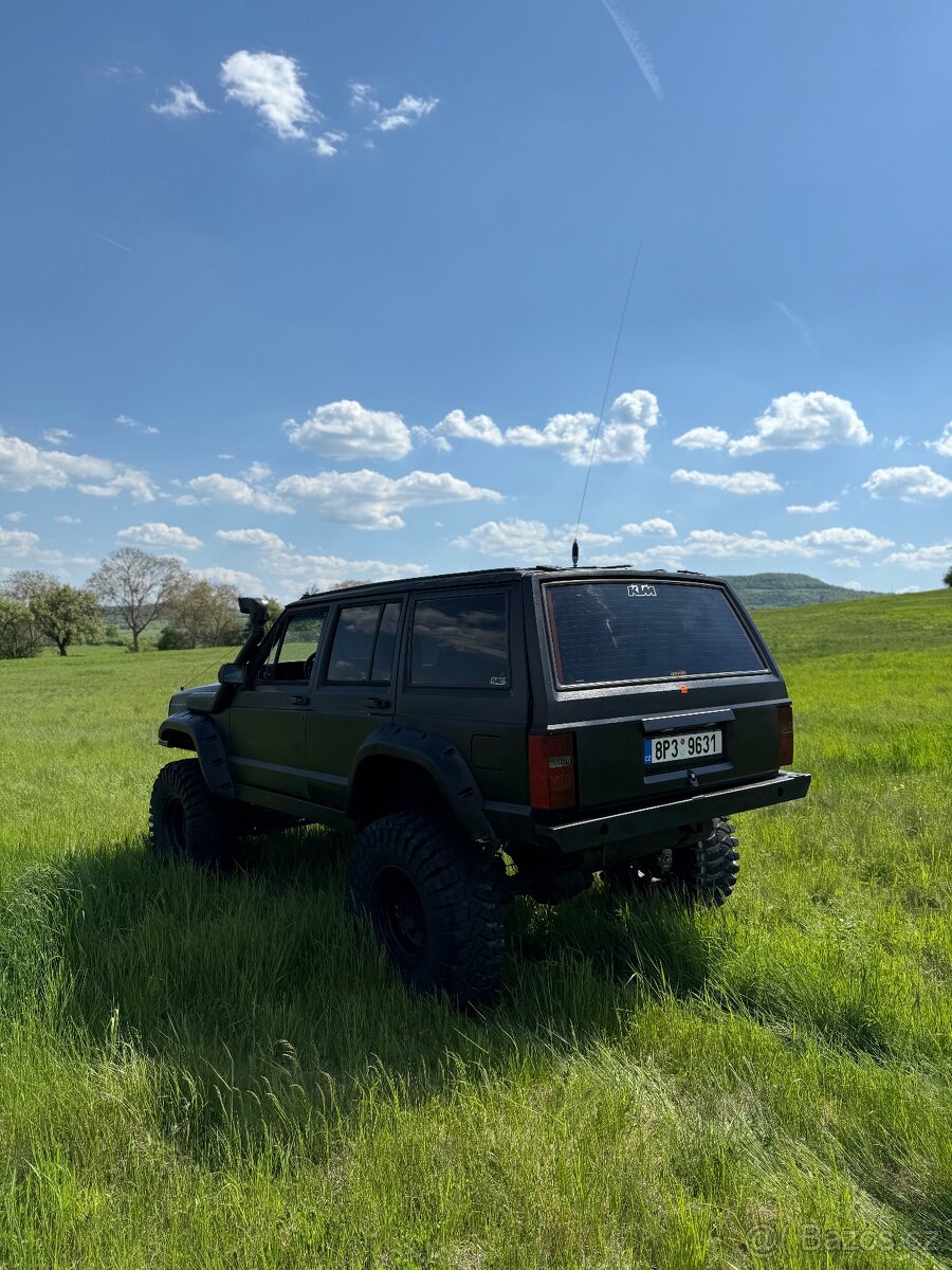 Jeep Xj 4.0 Patrol nápravy vše v TP