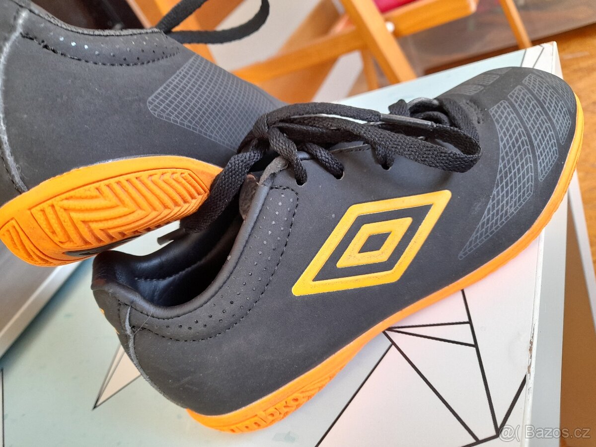 Sálové boty Umbro vel.30, 18,5 cm - 5