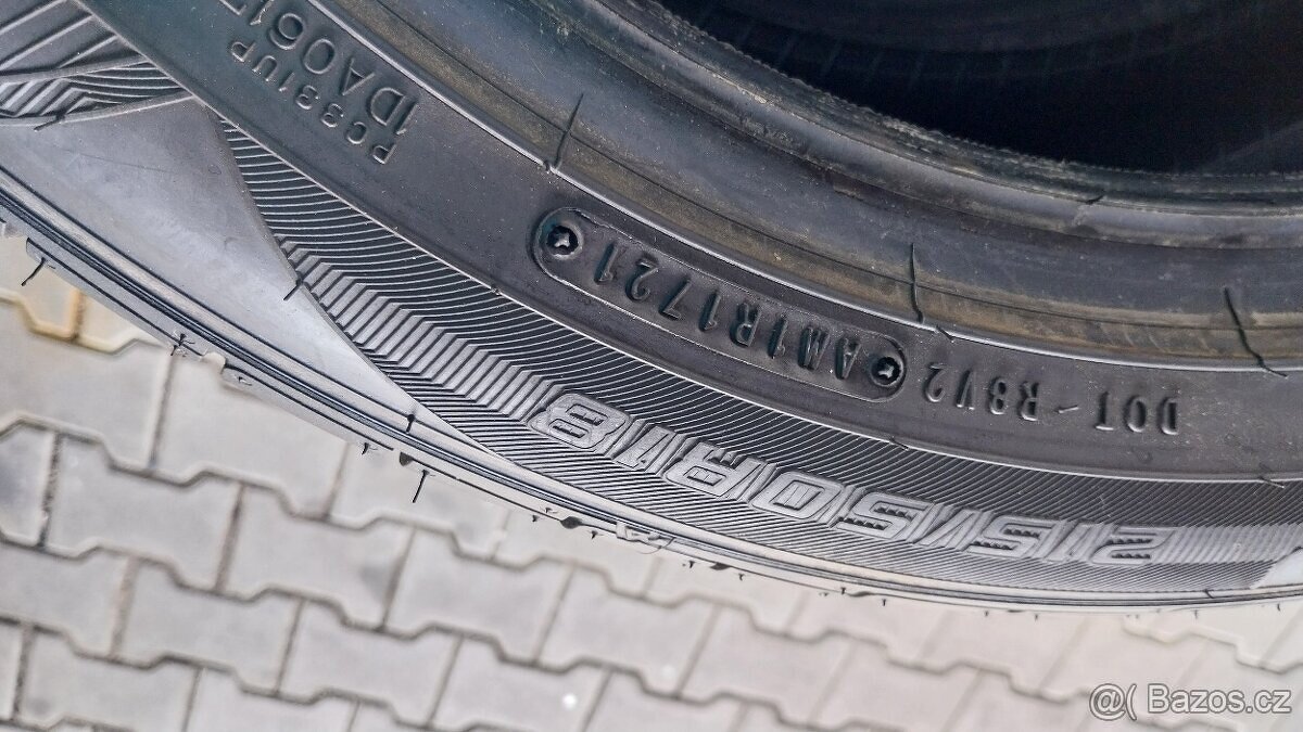 Prodám 2 x letní pneu Falken 215/50/18 - jako nové - 5