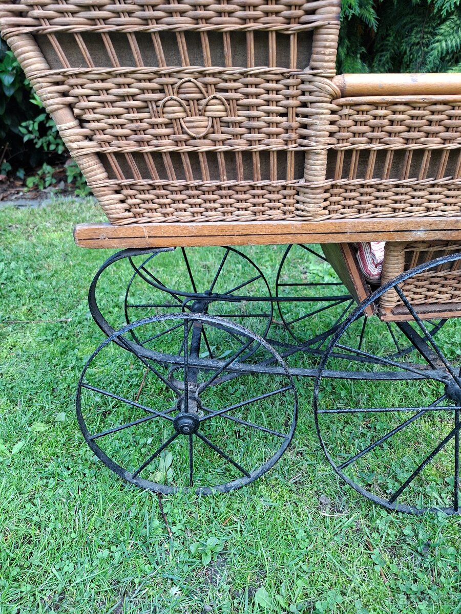 Starožitný kočárek pro panenky č. 950 - 5