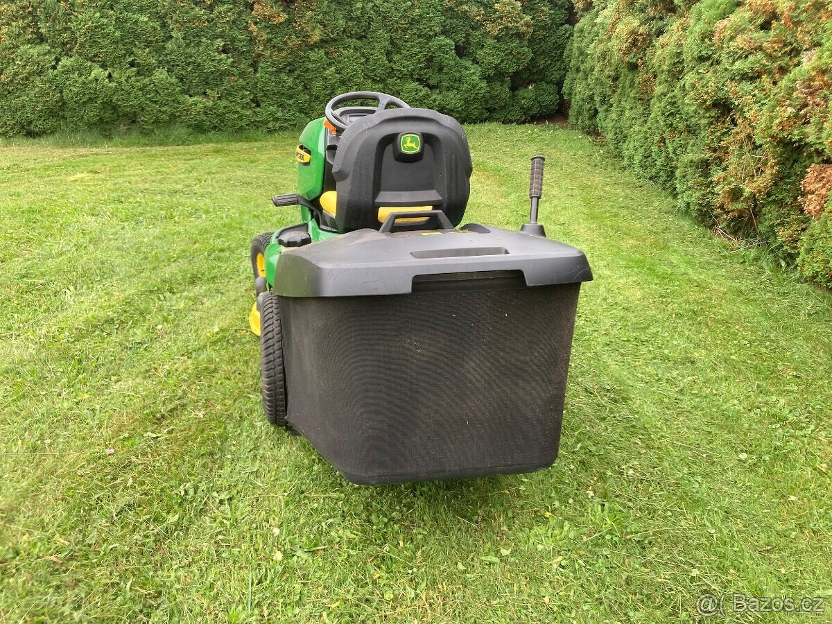 Zahradní traktor John Deere X 300 R - 5