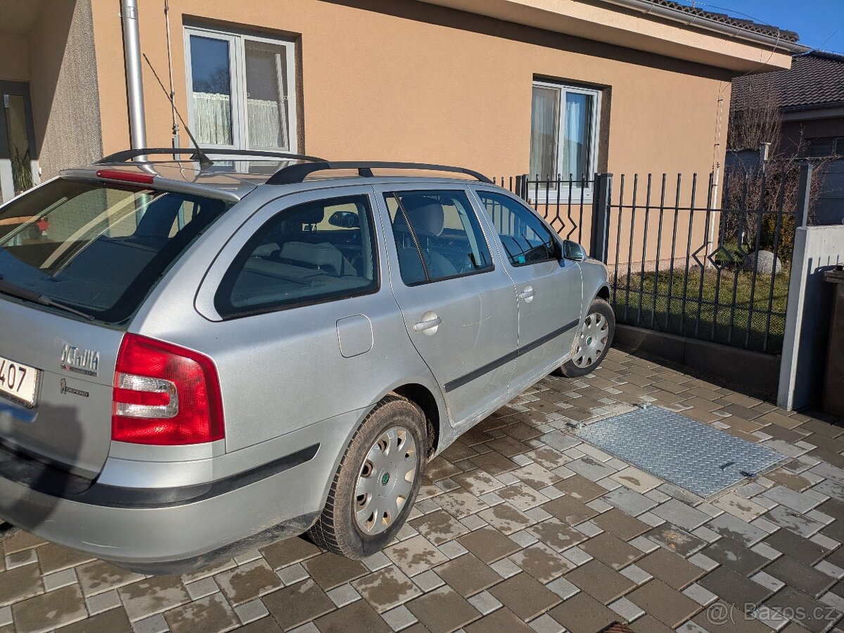Škoda Octavia combi, šedá metal - 5