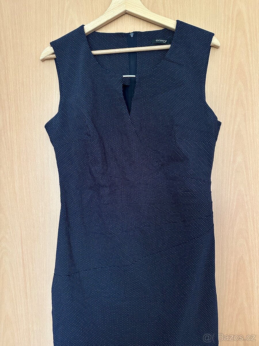 Pouzdrové šaty tmavě modré s puntíkami - 5