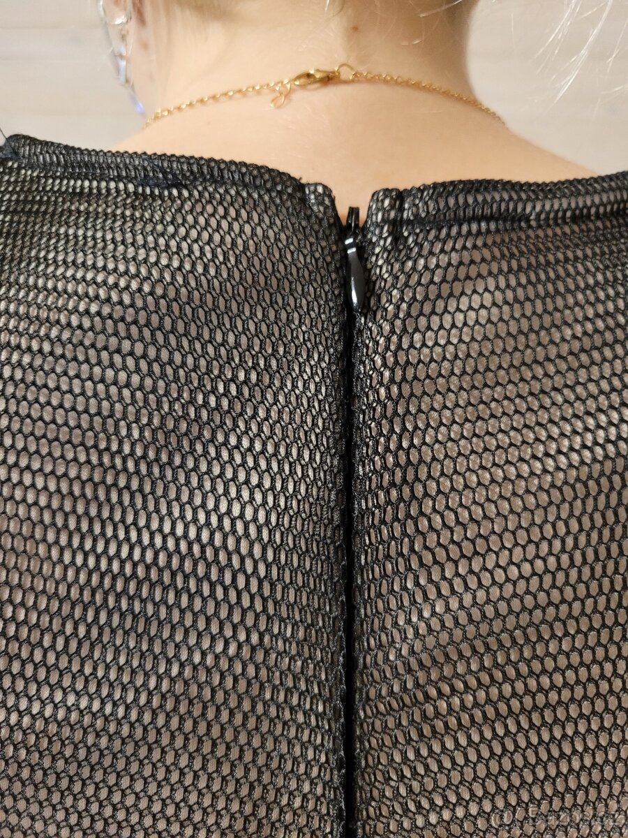 Černé šaty s vyšívanou síťovinou vel. 36 - 5