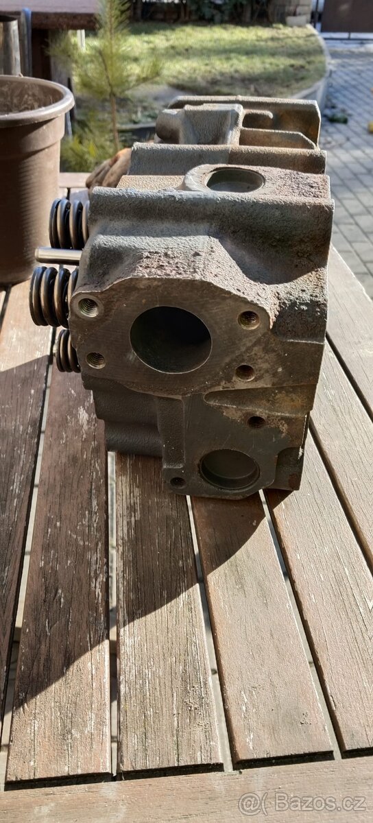 Scania V8 Hlava válců - 5