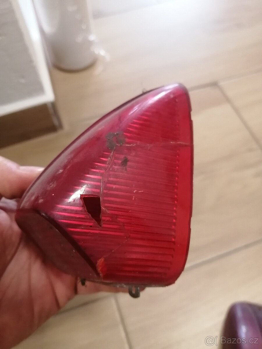 Zadni kryty svetel na Jawa. - 5