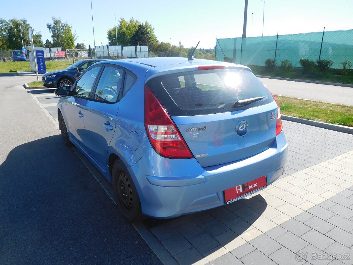 Hyundai i30 1.4i 16V Confort, 80 kW, Klima, ČR - 5