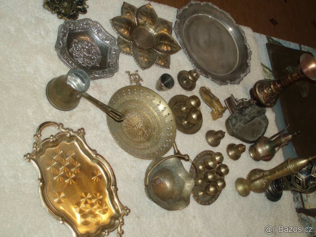 Mosazné dekorace - 32 ks - viz foto - cena za celek - - 5