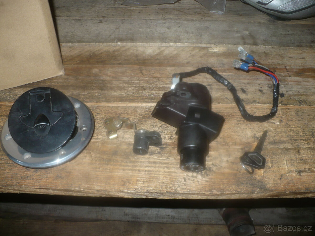 Kawasaki ZR 7/ 750 F r. 99 -díly - 5