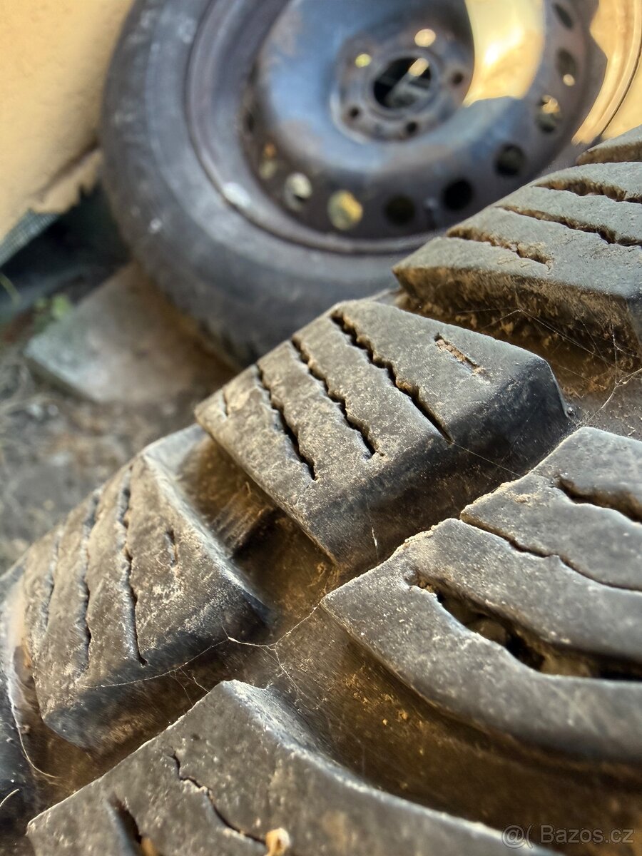 Pneu zimní 215/65/16 - 5