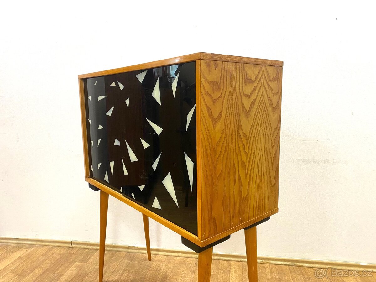 Retro komoda 60. léta Brusel —- - 5