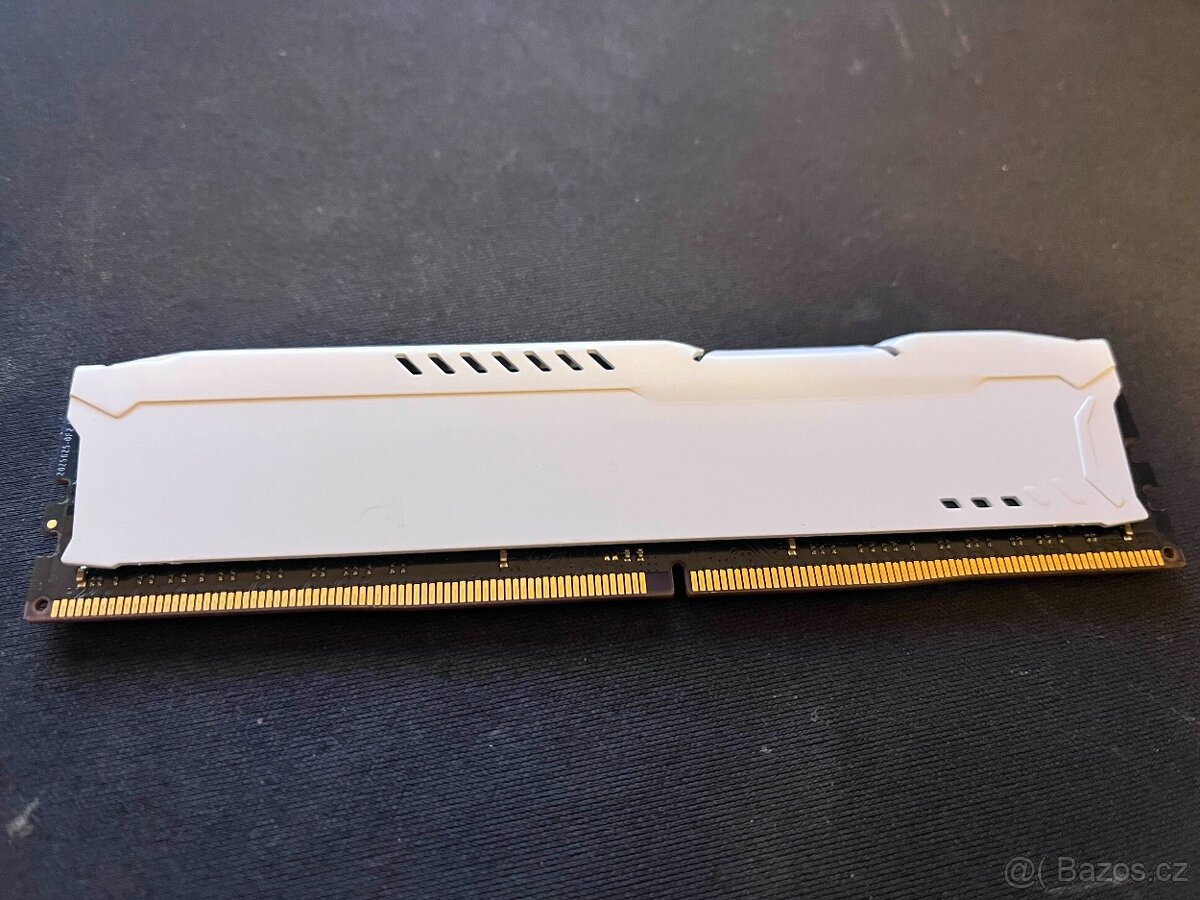 8x 8GB RAM DDR4 2400 Mhz - HX424C15FW2/8 - 5