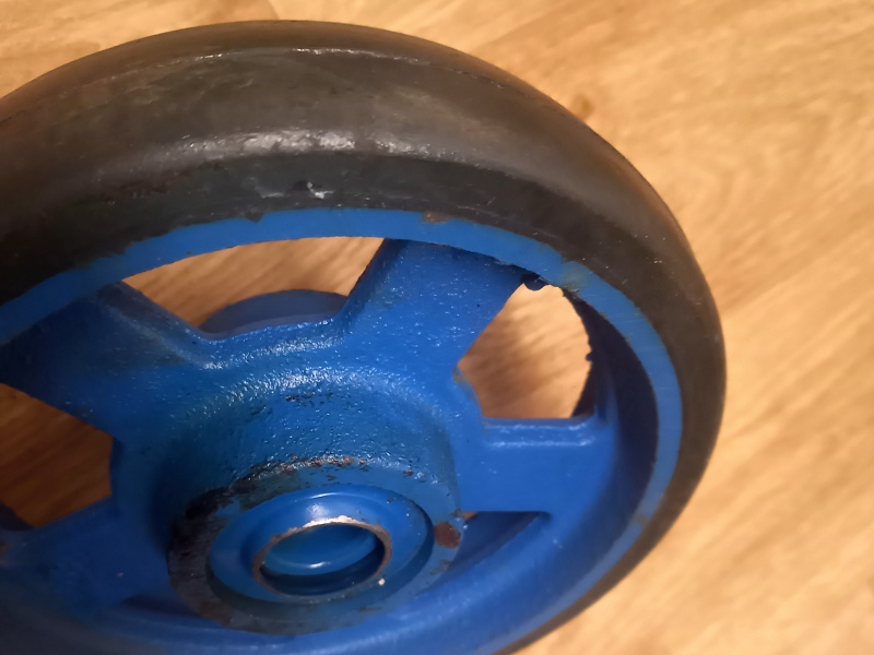 OCELOVÉ KOLEČKO 180mm se dvěma ložisky, guma - 5