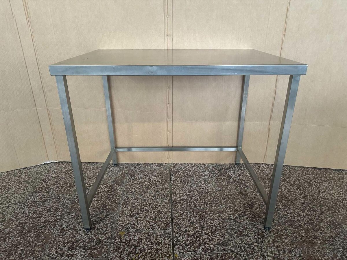 Nerezový stůl do prostoru - 5