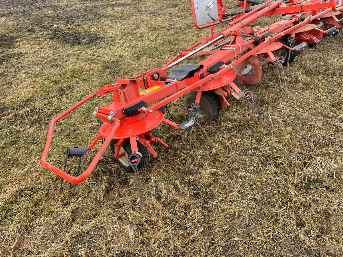 Prodám obraceč sena KUHN GF 7902 - 5
