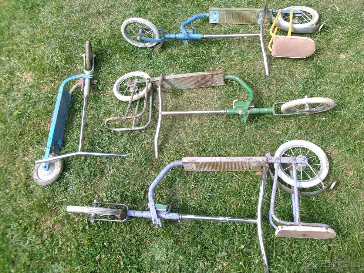 prodám čtyřkolová dětská kára, stará dětská šlapací tříkolka - 5