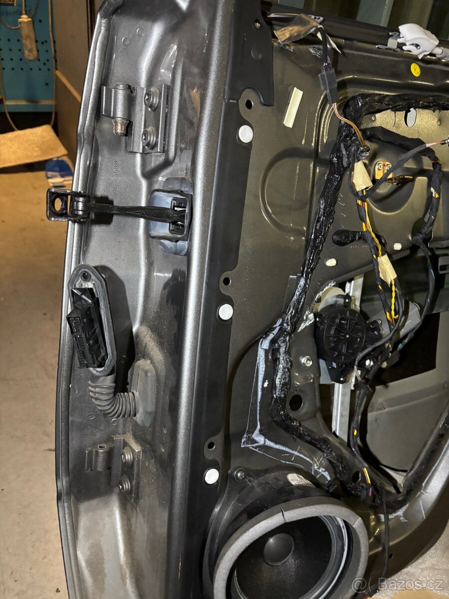 BMW X5 e53 kompletní pravé zadní dveře - 5